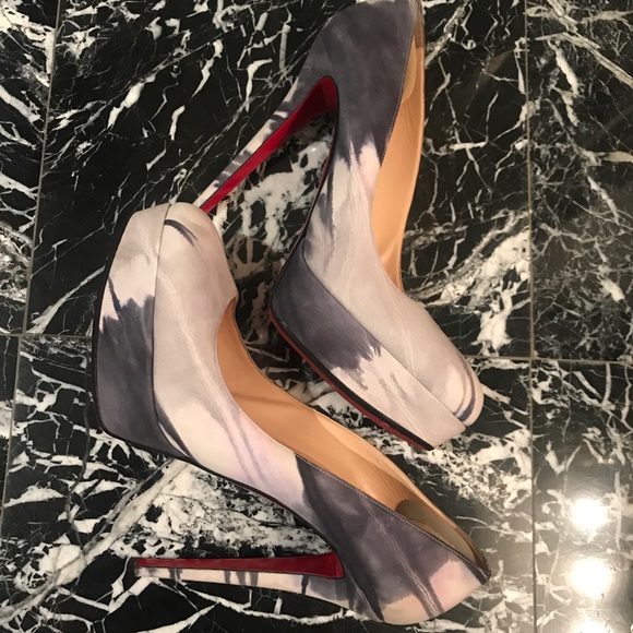 Christian Louboutin Round Toe marble Heels sz 41. - Picture 8 of 8